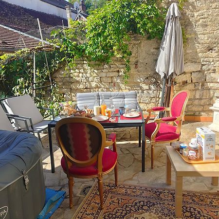 Bed and Breakfast La Taniere Des Tanneries Tonnerre Zewnętrze zdjęcie