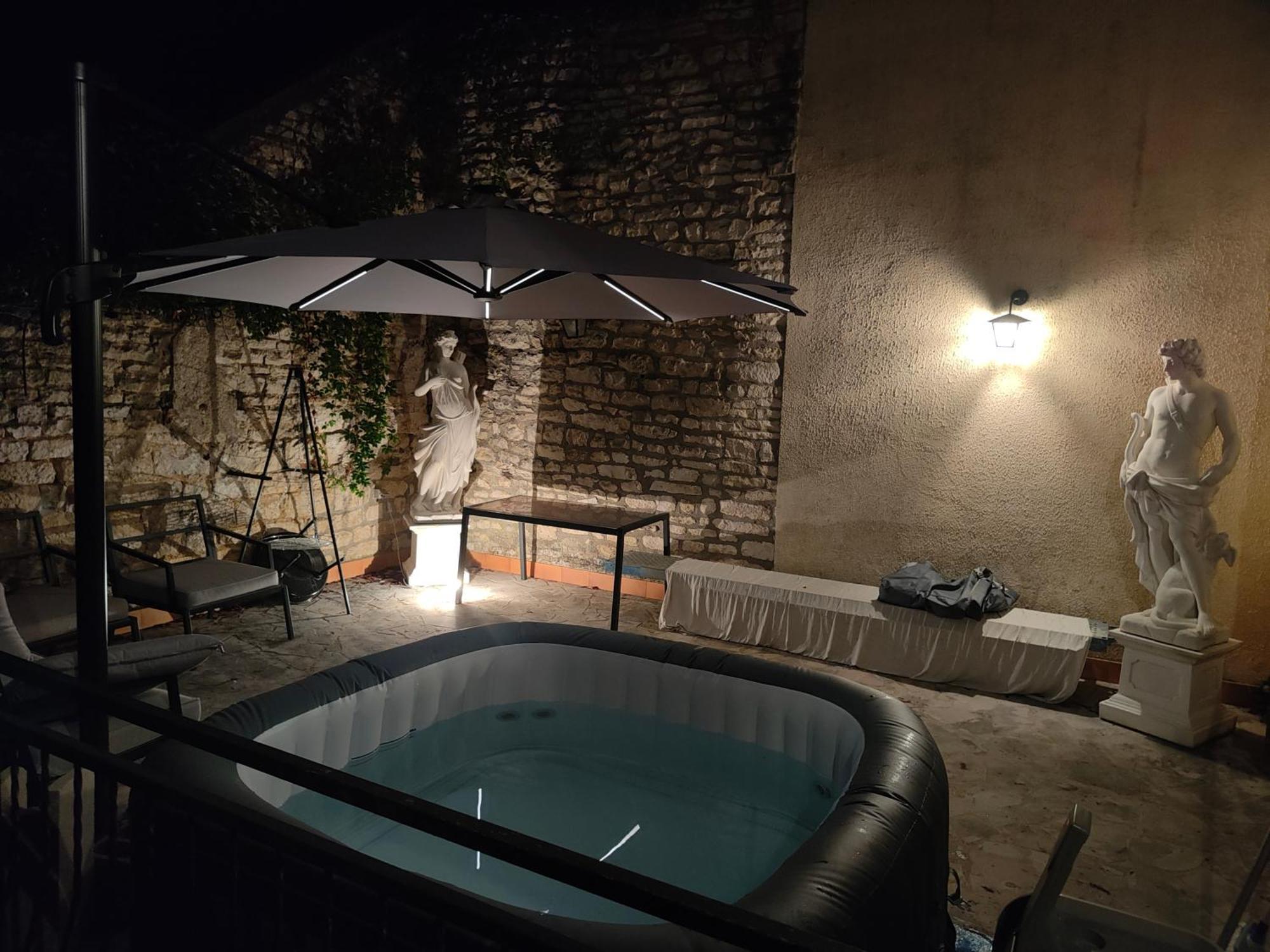Bed and Breakfast La Taniere Des Tanneries Tonnerre Zewnętrze zdjęcie