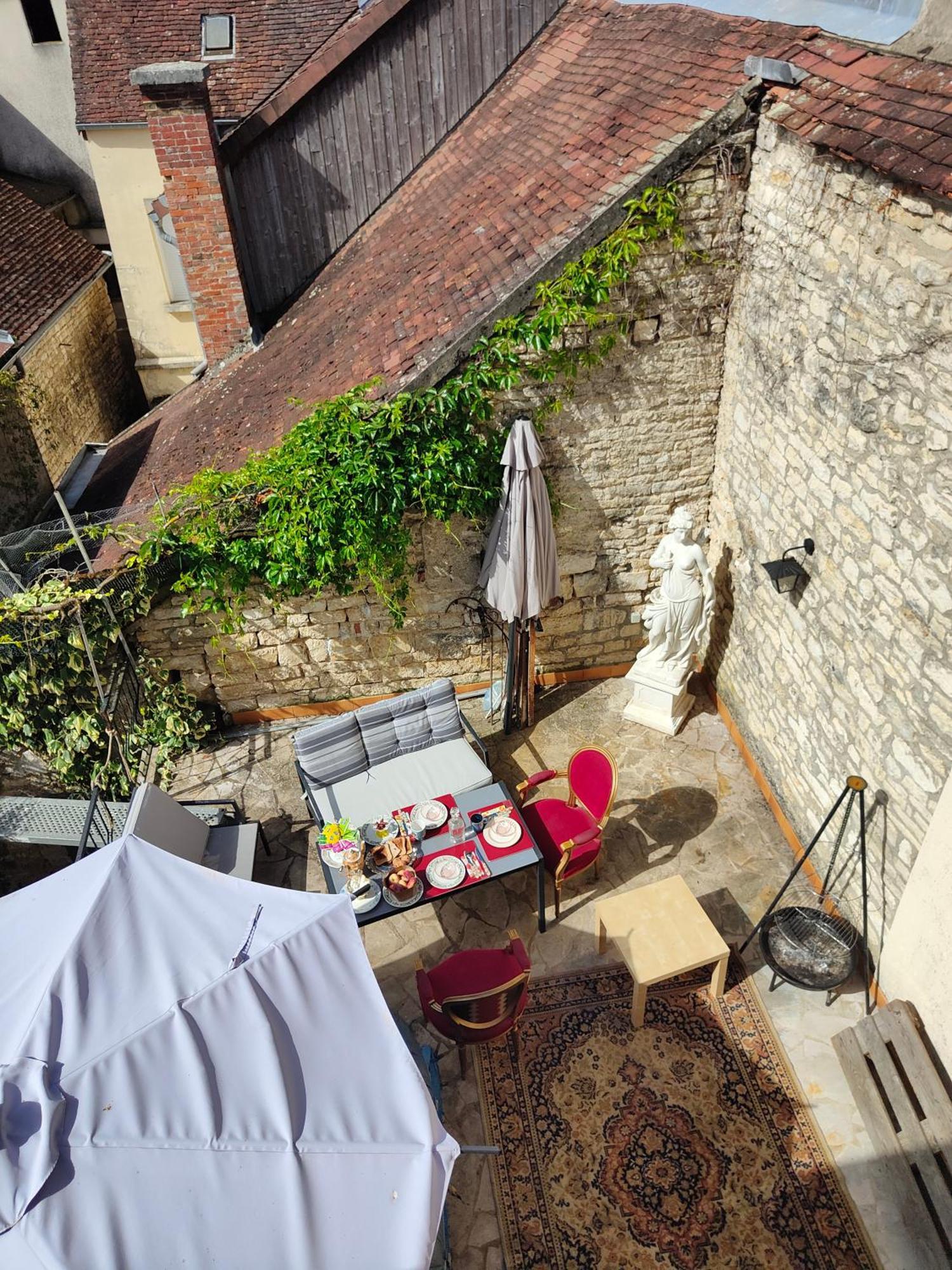 Bed and Breakfast La Taniere Des Tanneries Tonnerre Zewnętrze zdjęcie
