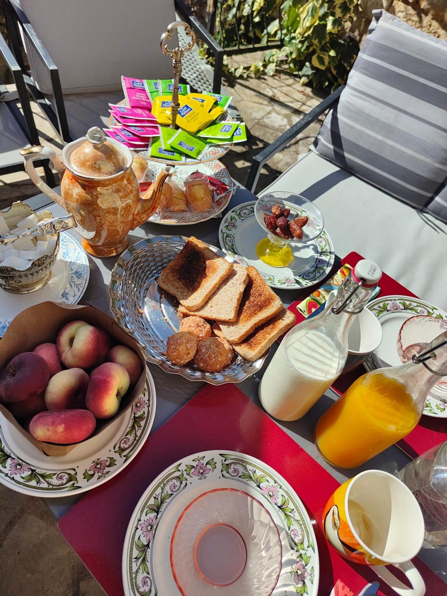 Bed and Breakfast La Taniere Des Tanneries Tonnerre Zewnętrze zdjęcie