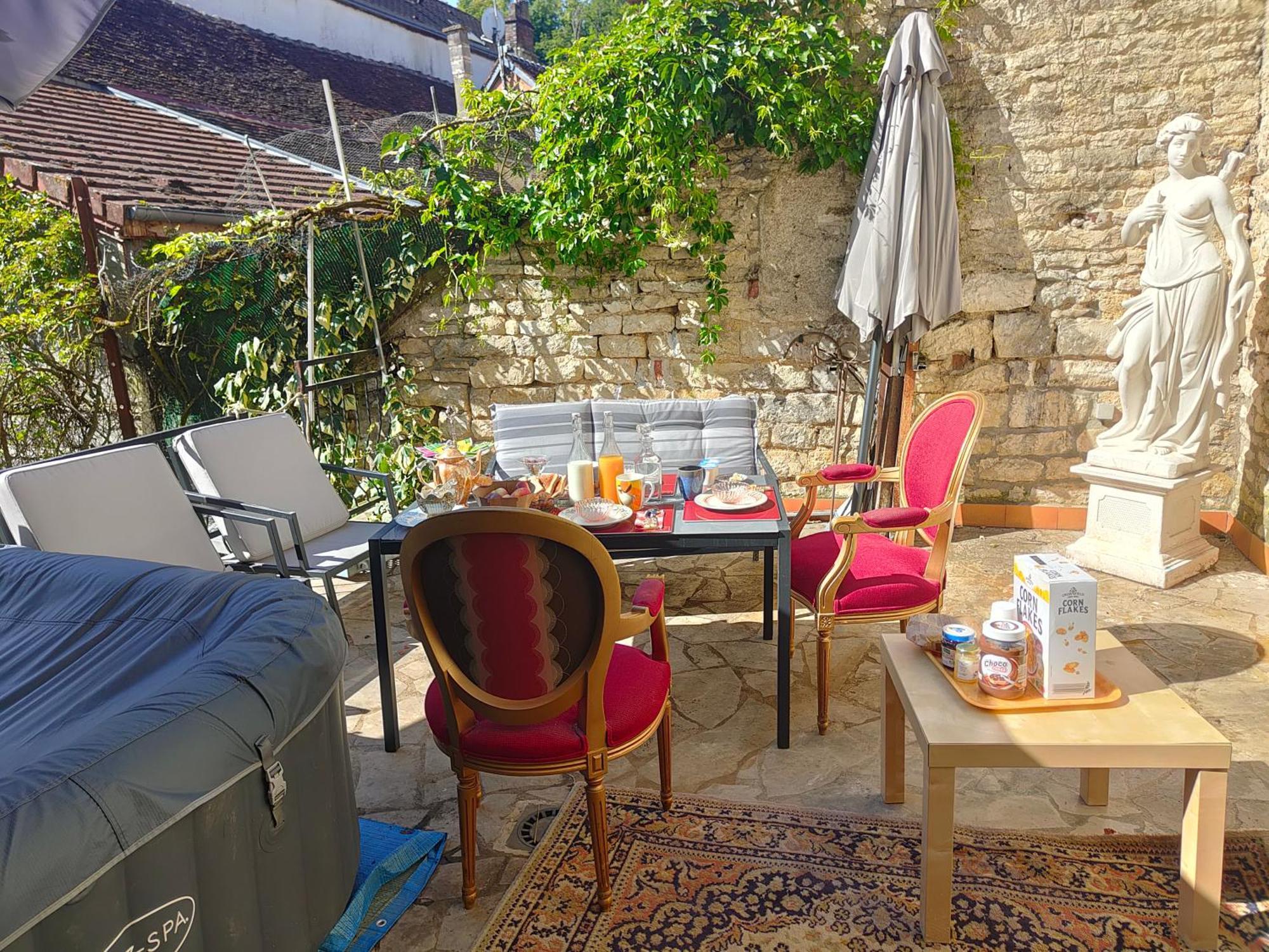 Bed and Breakfast La Taniere Des Tanneries Tonnerre Zewnętrze zdjęcie